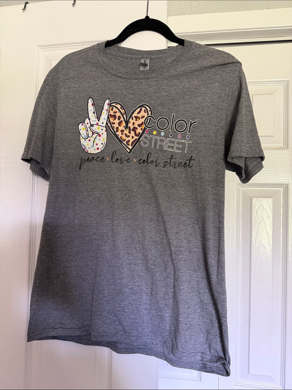 Color Street Gray Peace Love Graphic Tee with Leopard Heart